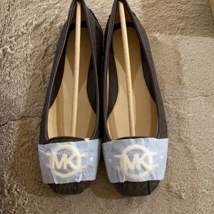 micheal kors flats
